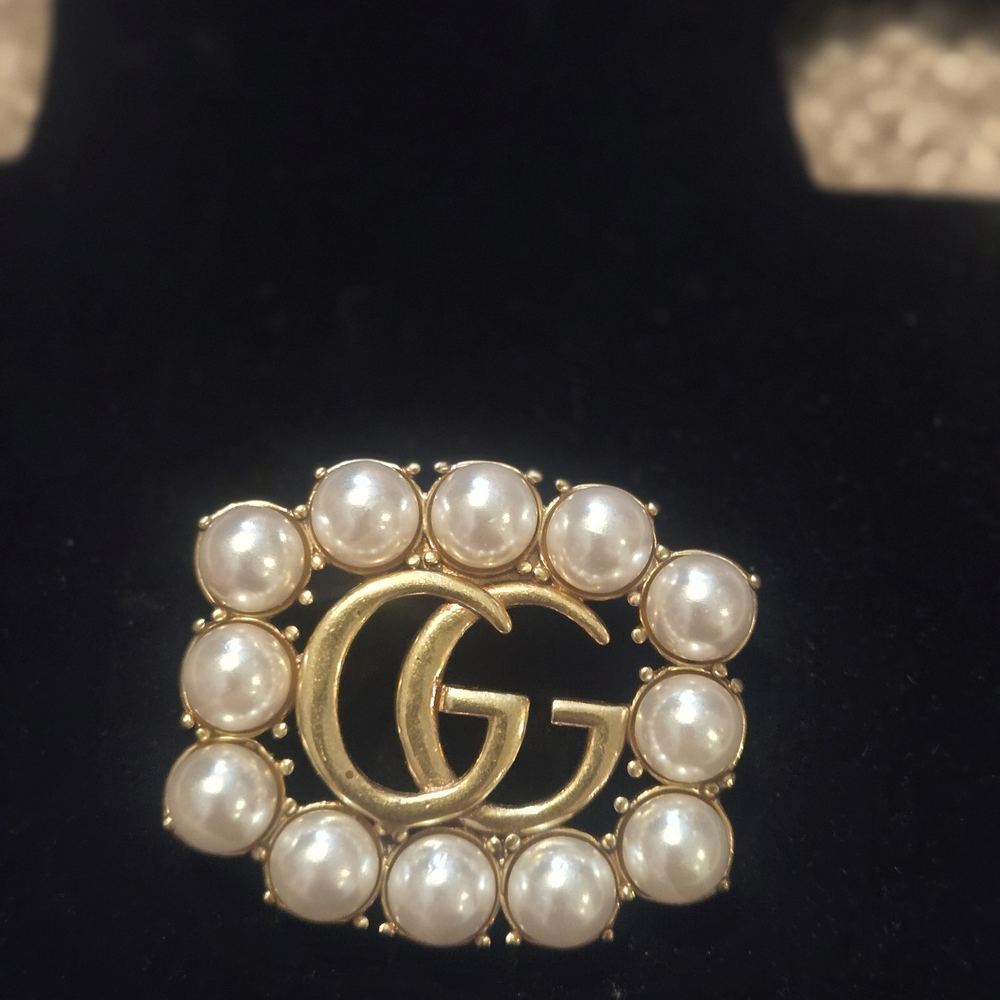 Gold and Pearl Women's Brooch - Picture 7 of 8